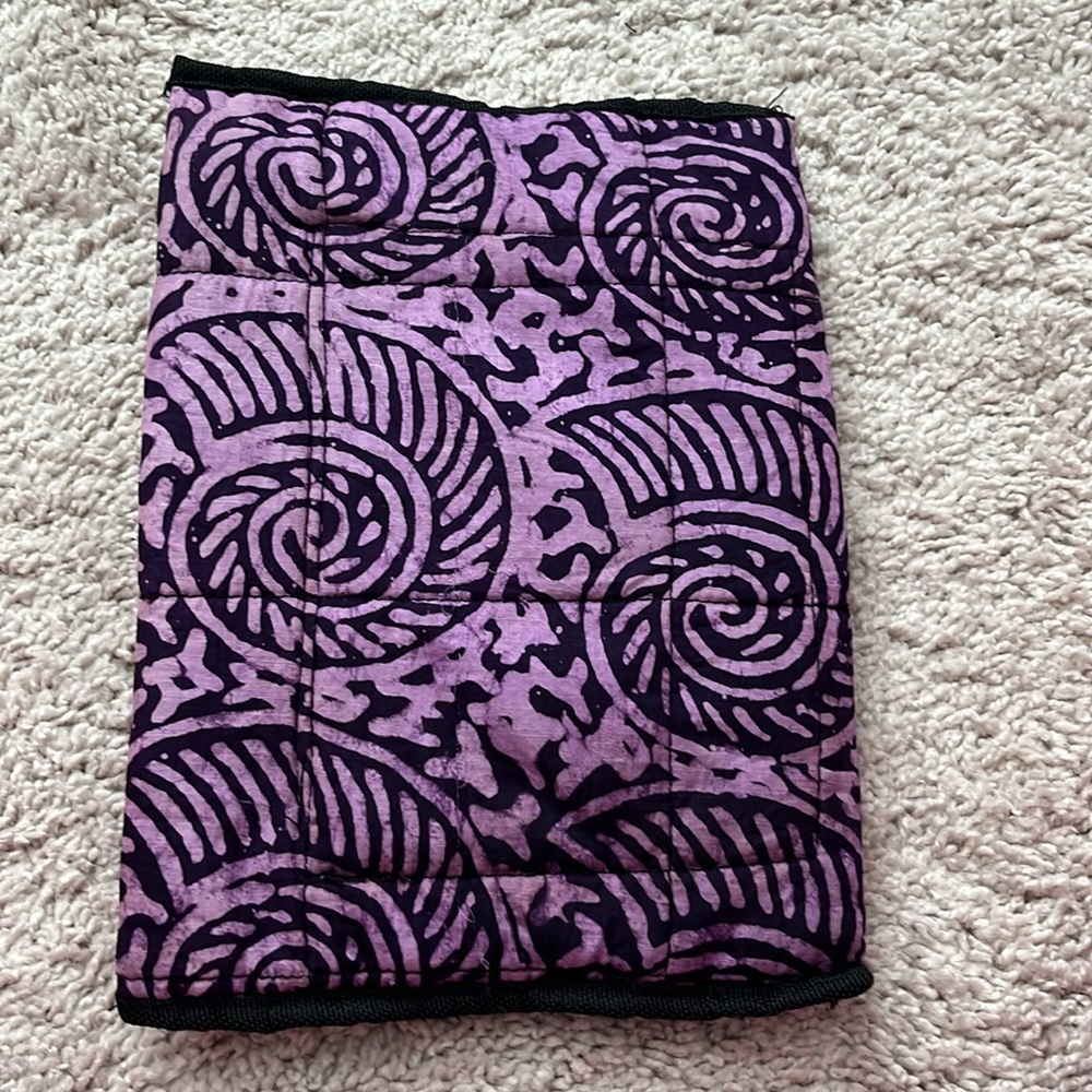 Handcrafted Shell Pouch 🥹Purple Lilac Shells - Picture 3 of 5